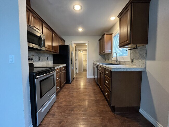 Photo - GPL2398 Unidad #A