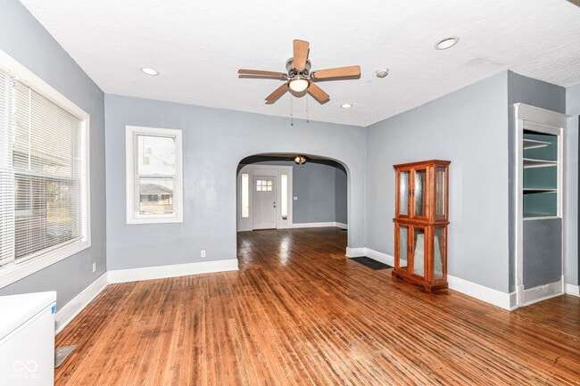 Photo - 3458 N Kenwood Ave