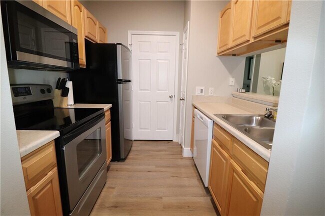 Photo - 12166 Metric Blvd Unit 353