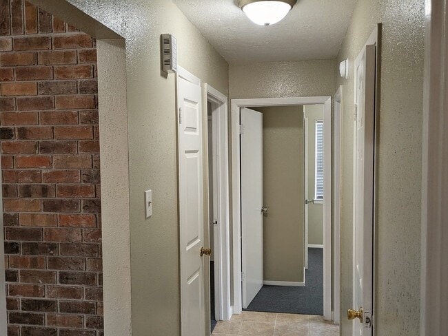 Photo - 1427 Littleport Ln