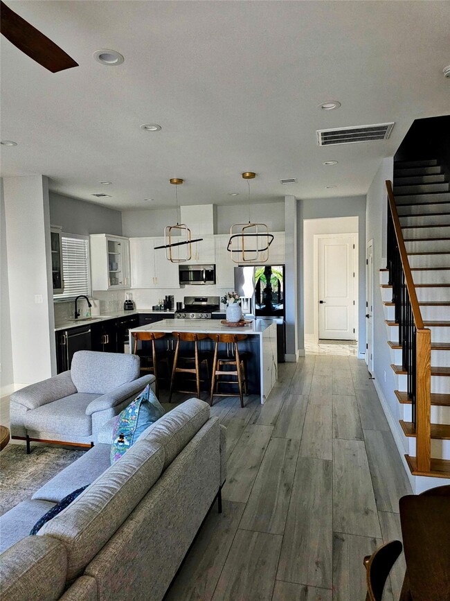 Photo - 4427 Elmwood St