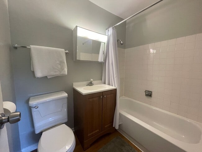 Photo - 4536 N Dover St Unit #2F