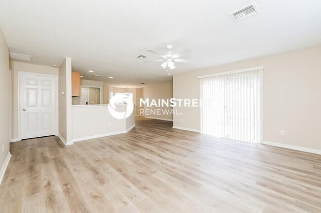 Photo - 3 Bedroom Pet-Friendly Home in Kissimmee, FL with Main Street Renewal