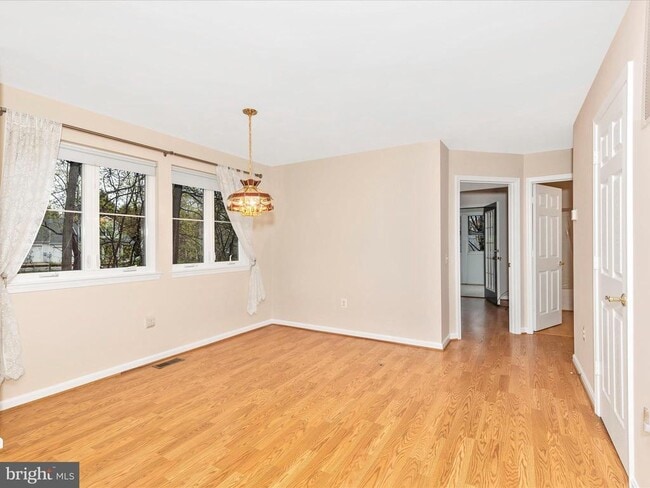 Photo - 606 Merridale Blvd