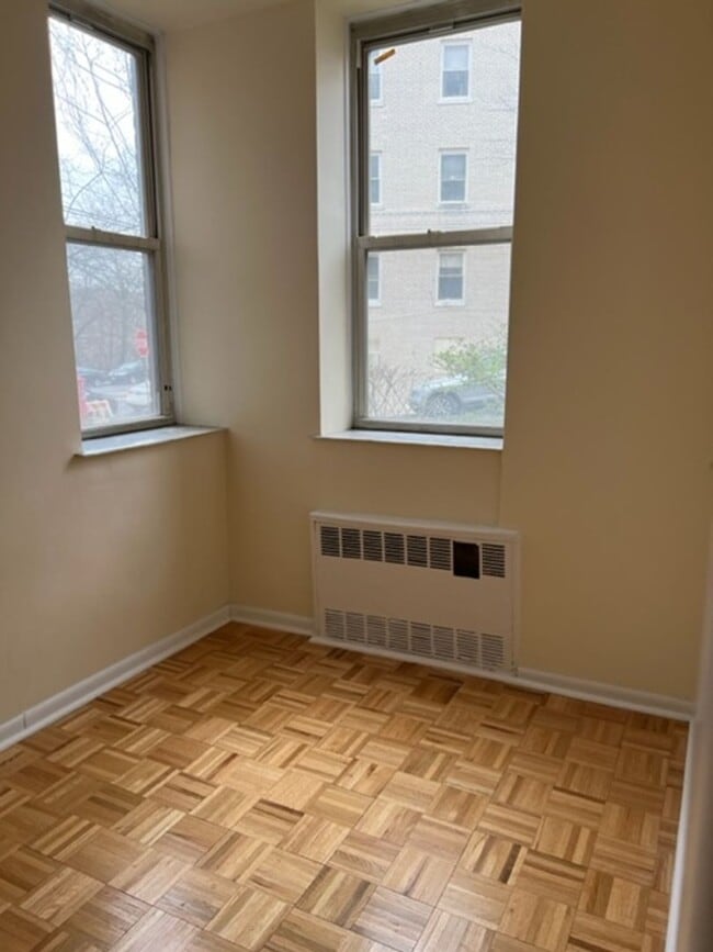 Photo - 4295 Webster Ave Unit L7