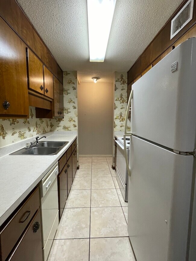 Photo - 720 E Park Ave