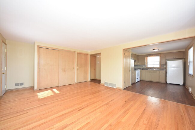 Photo - 4663 N Green Bay Ave Unit 3