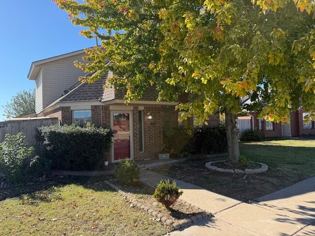Photo - Spacious 4BR in Moore