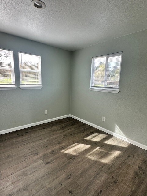 Photo - 5107 Hutchinson Rd