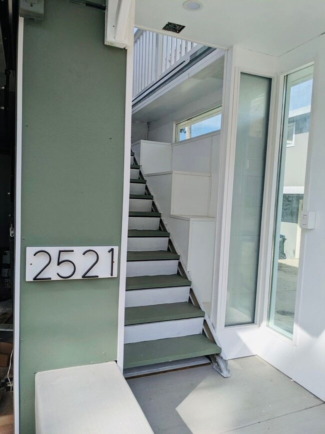 Photo - 1 Bedroom Beach Cottage in Coveted Corona Del Mar!