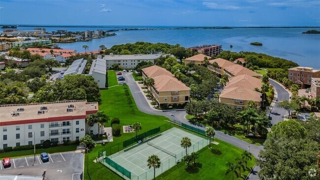 Building Photo - 2700 Bayshore Blvd Unit 5307 Rental