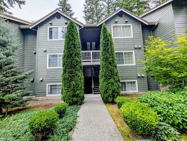 Building Photo - 15433 Country Club Dr Unit D304