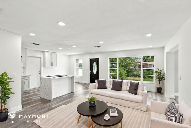 730 NW 18th St
