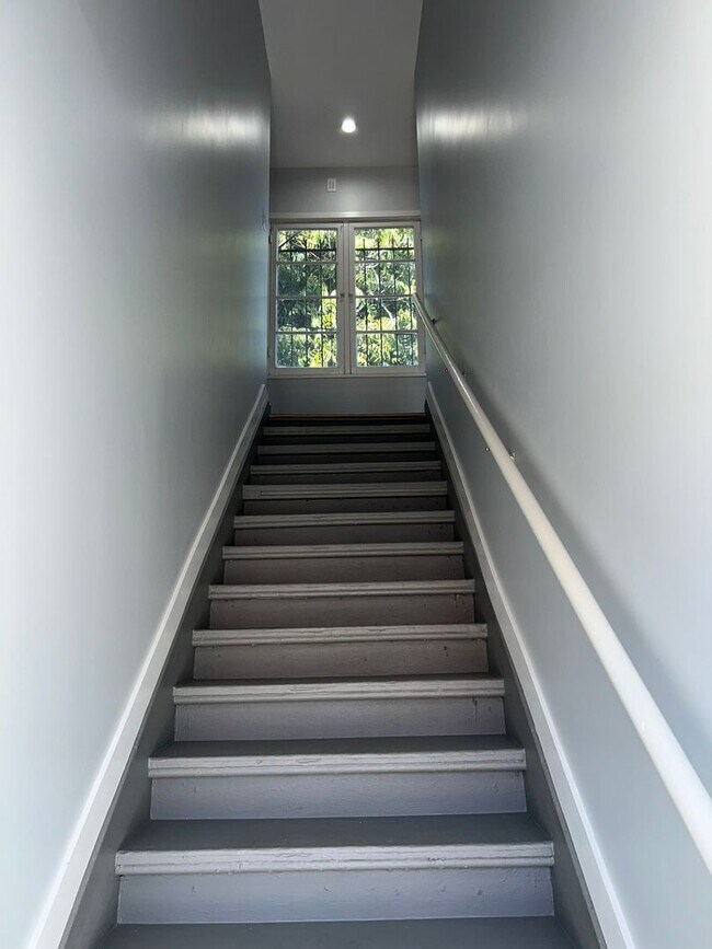 Photo - 531 1/2 W 56TH ST Unit 531 1/2 W 56TH ST