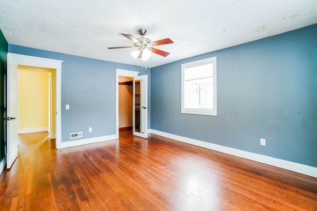 Photo - Updated 4-Bedroom Home with Pool, Modern Kitchen & Finished Lower Level