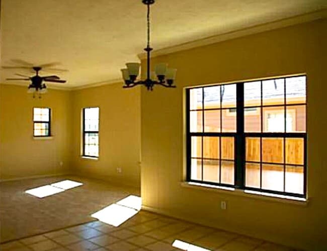 Photo - AUGUST 2026 PRE-LEASE! 3 bed, 2 bath in Sp...