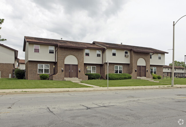 Building Photo - Meadow Village Rental