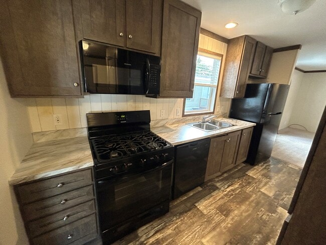 Building Photo - 163 Birch