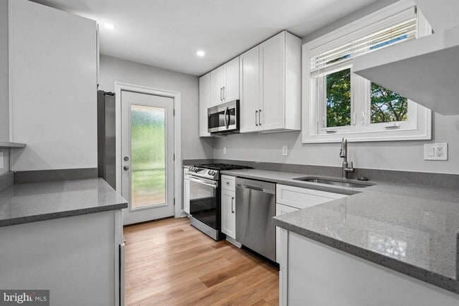 Photo - 222 E Taylor Run Pkwy