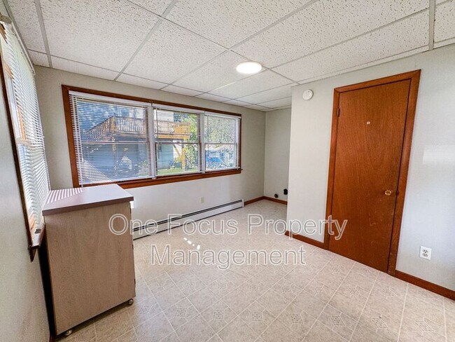 Photo - 468 Curtin St