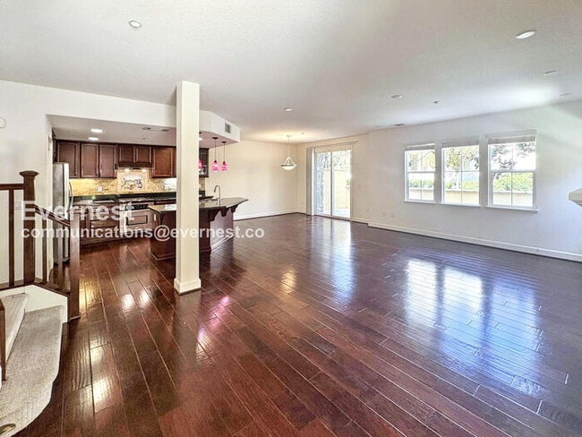 Photo - 644 Heligan Ln