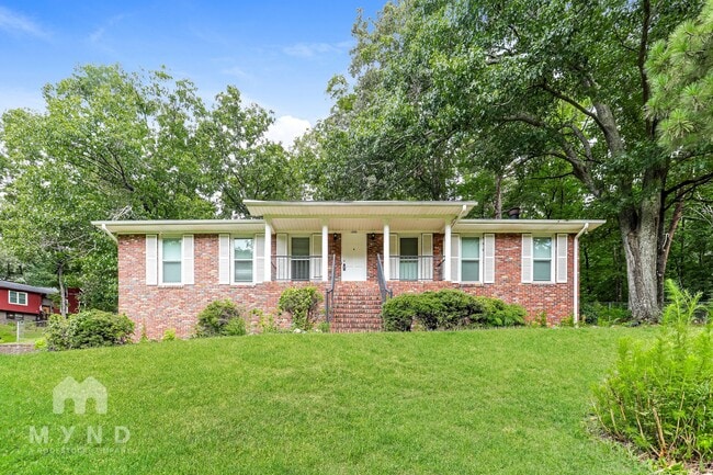 Building Photo - 1840 Westridge Dr