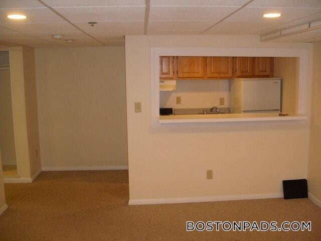 Building Photo - 62 Boylston St Rental