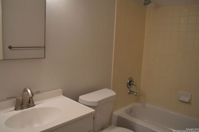 Photo - Large Beautiful 3 bed 2 bath