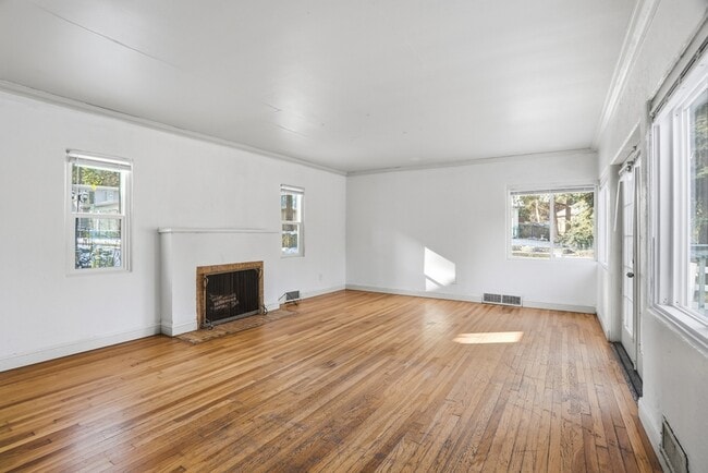 Photo - 1503 South Southeast Boulevard