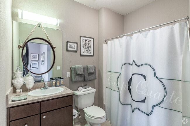 2BR, 2BA - 943 SF