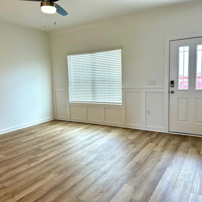 Photo - 5870 Tyndall Pl