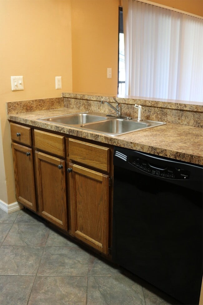 Photo - 151 Waterfall Way