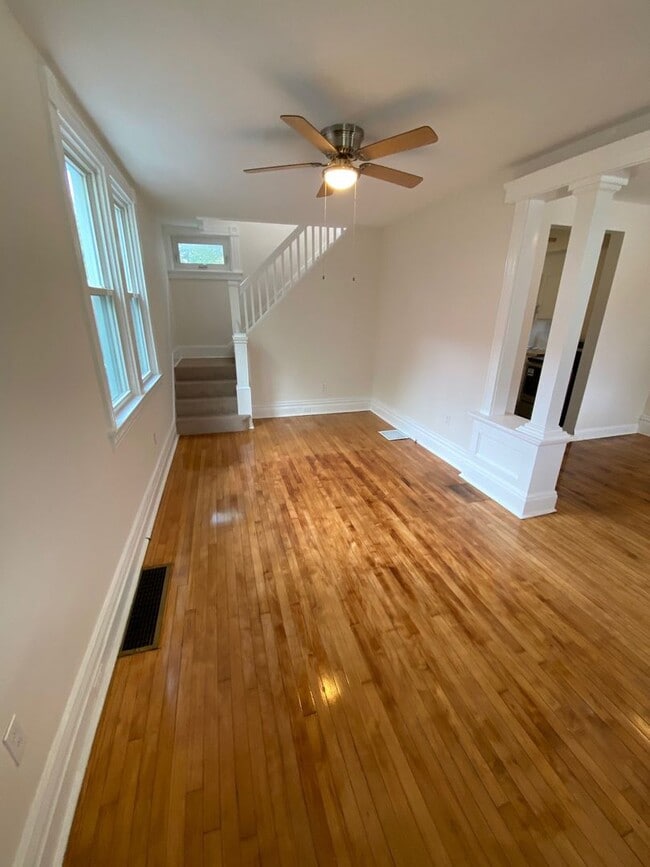 Building Photo - Newly Renovated 2 Bedroom in Beechview- Off-Street Parking, Finished Attic - Available Now!