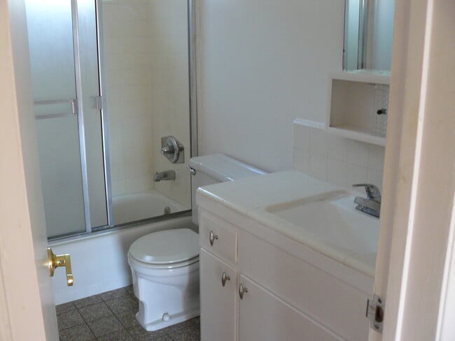 BATHROOM - 15529 Moorpark St Unit #3