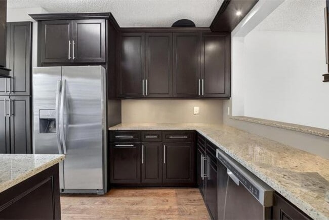 Building Photo - 20951 Via Alamanda