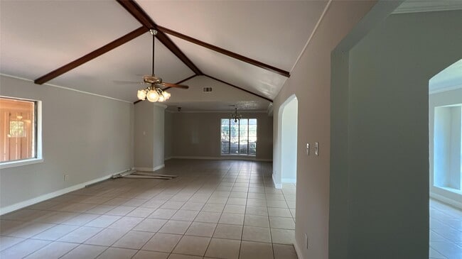 Building Photo - 2802 Toyah Ave Rental