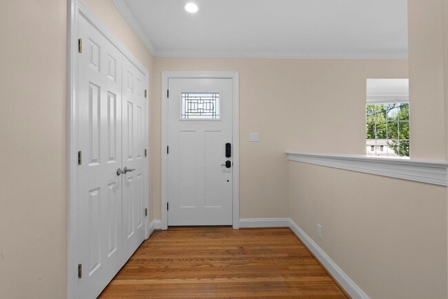 Photo - 3 Bed 2.5 Bath - Bethesda Split Level Single Family - Move In Ready
