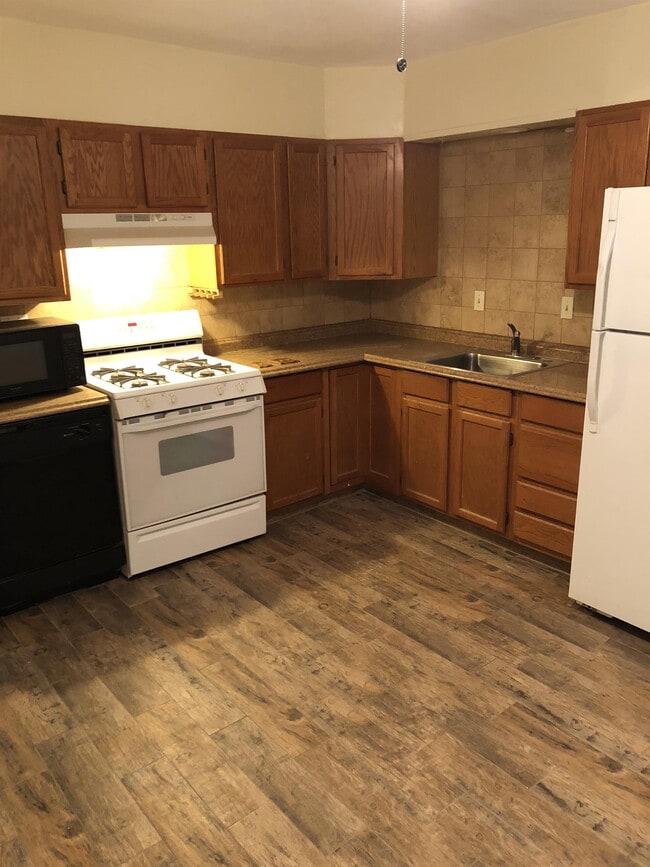 Photo - 1419 E Hedrick Dr