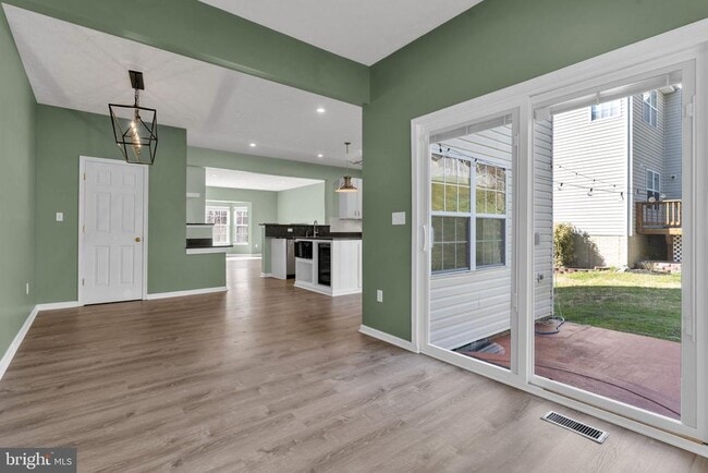 Photo - 8227 Moffat Run