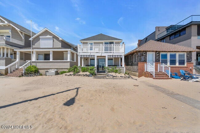 Photo - 157 Beach Front