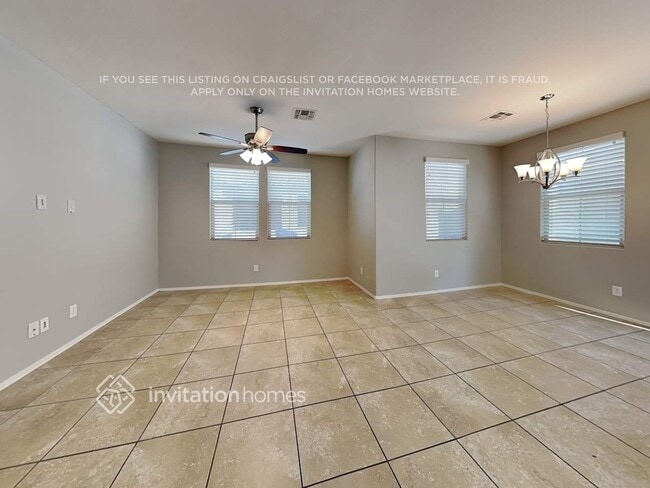 Photo - 225 N Sandal