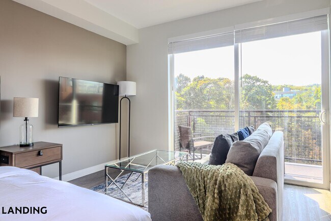 Photo - 210 E Green St Unidad 714