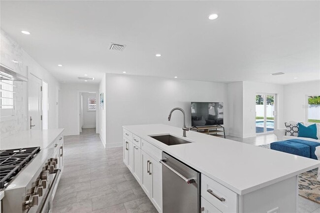 113 17th St