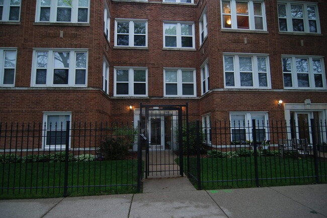 Building Photo - 4904 N Springfield Ave Unit 2 Rental