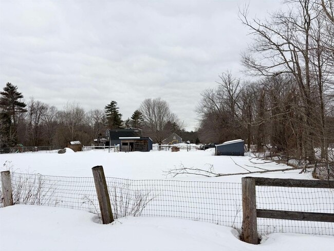 Photo - 395 Critchett Rd