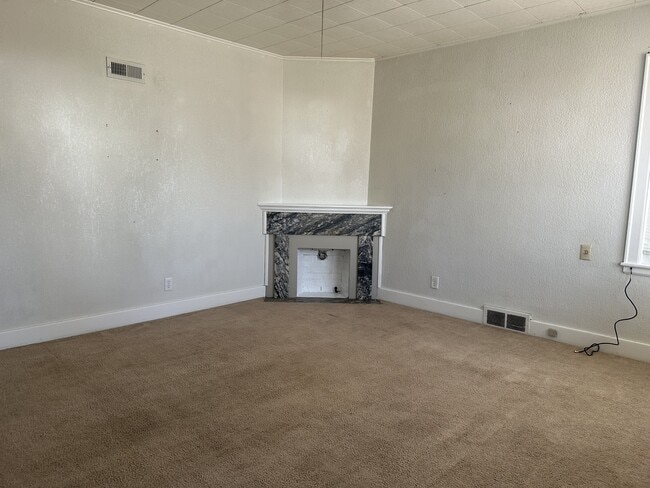 Photo - 225 W 1st St