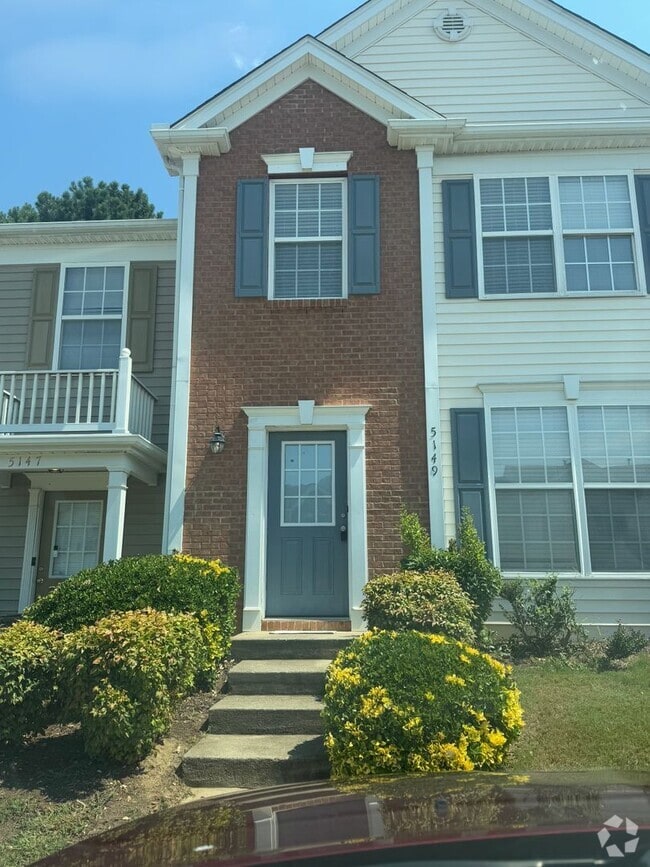 Building Photo - Lovely 3br 2.5ba TH in Raleigh! Available ... Rental