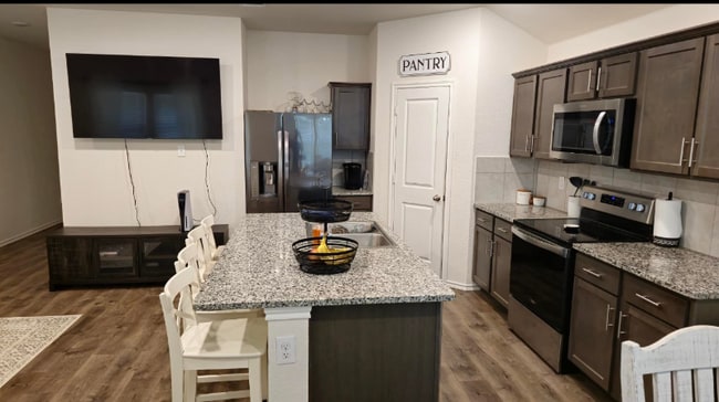 Photo - 713 Meadow Creek Ln