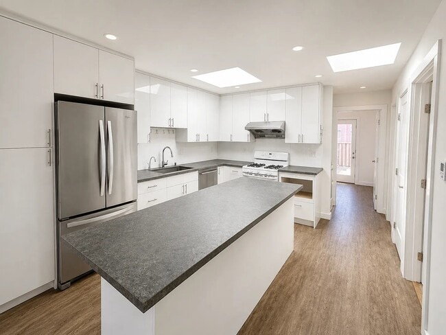 Photo - 265 Lobos St