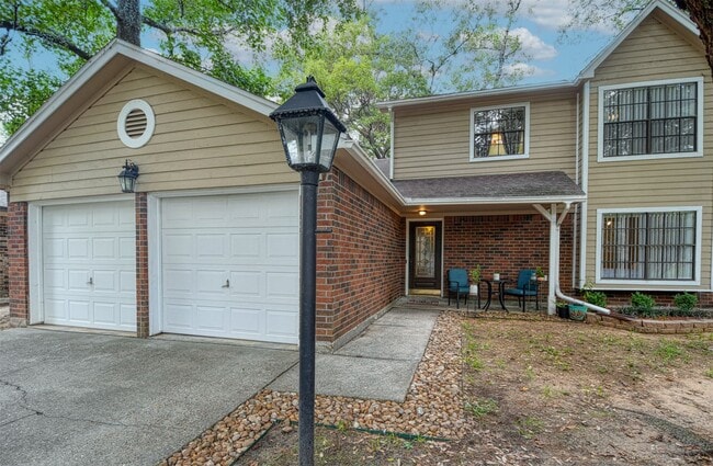 Photo - 17 S High Oaks Cir